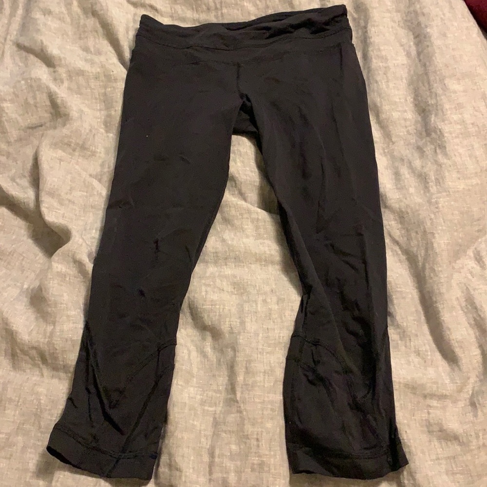 Black lululemon Capri Leggings